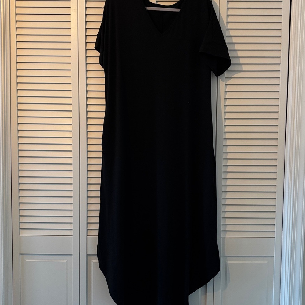 Black V-Neck Maxi Dress